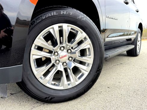 Used 2024 GMC Yukon Denali image 2