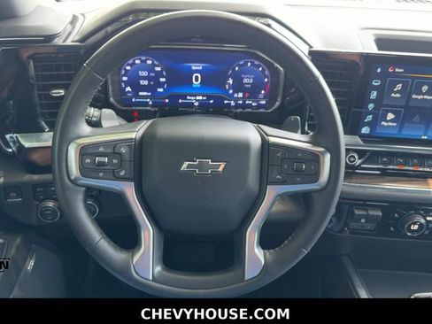 Used 2024 Chevrolet Silverado 1500 LT Trail Boss w/ LT Trail Boss Premium Package AWD/4WD image 16