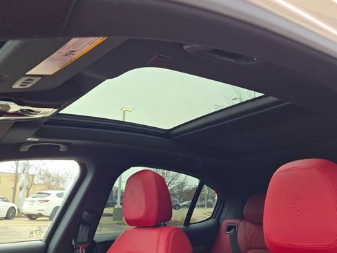 New 2025 Alfa Romeo Stelvio Sprint image 25