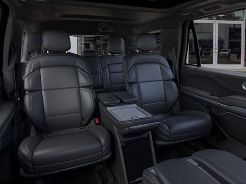 New 2025 Lincoln Navigator Reserve image 11