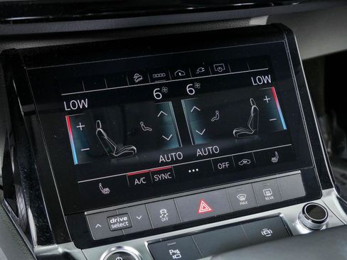 Used 2022 Audi e-tron Premium w/ Convenience Plus Package AWD/4WD image 29