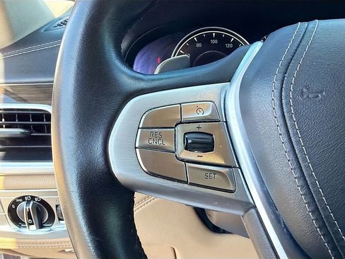 Used 2016 BMW 750i image 38