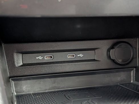 Used 2023 Volkswagen Tiguan SE image 26