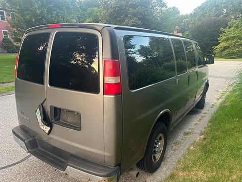 Used 2012 Chevrolet Express 2500 LT w/ LT Preferred Equipment Group RWD image 4