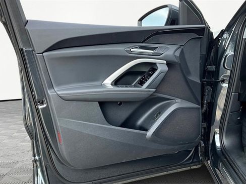 Used 2025 Audi Q5 Premium image 18