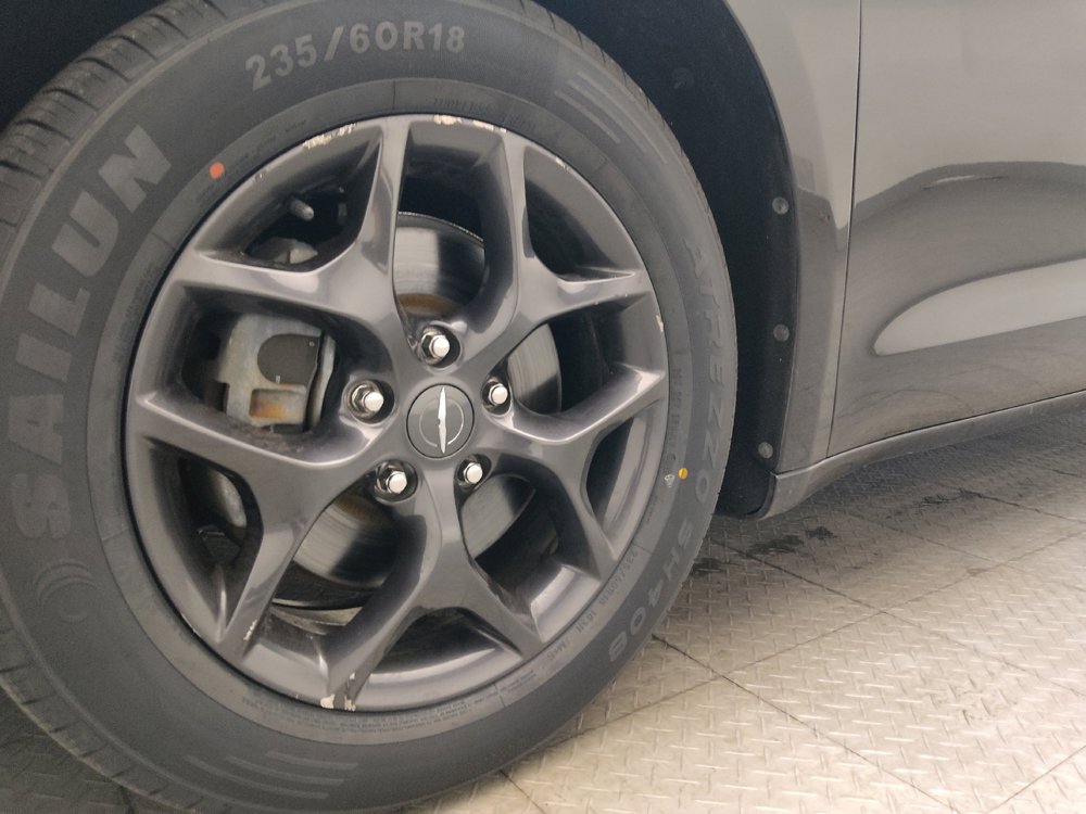 Used 2019 Chrysler Pacifica Touring-L w/ Advanced Safetytec Group FWD image 31