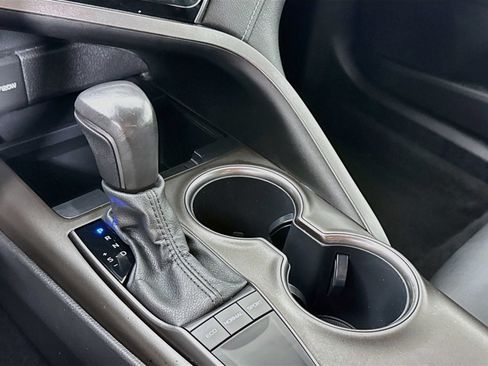 Used 2024 Toyota Camry SE FWD image 13