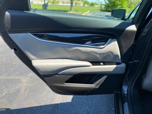 Used 2013 Cadillac XTS Luxury FWD image 26