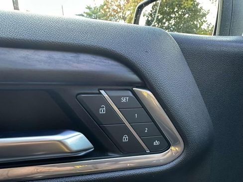 Used 2025 GMC Sierra 1500 SLT image 32