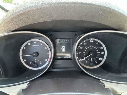 Used 2018 Hyundai Santa Fe Sport FWD image 23