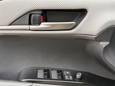 New 2026 Toyota Camry SE image 21