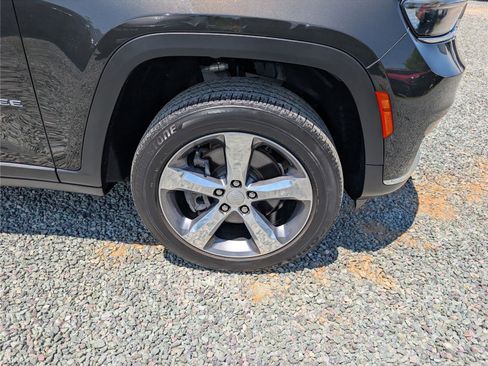 Used 2022 Jeep Grand Cherokee L Limited AWD/4WD image 9