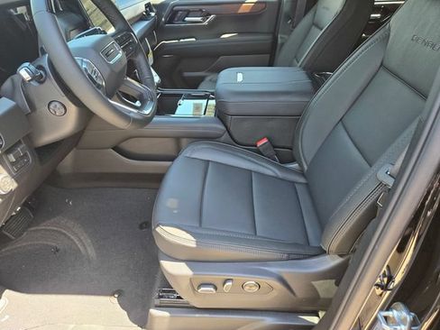 New 2026 GMC Yukon XL Denali w/ Denali Reserve Package AWD/4WD image 8