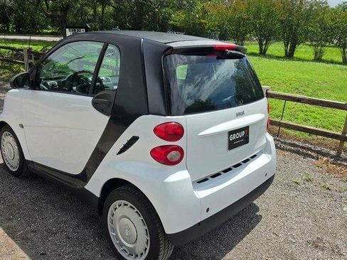 Used 2009 smart fortwo pure RWD image 2