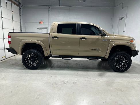 Used 2017 Toyota Tundra SR5 w/ SR5 Upgrade Package image 2