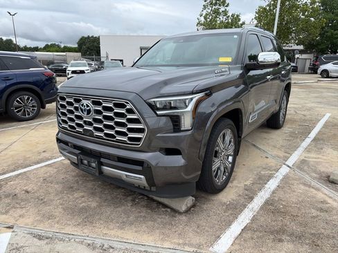 Used 2024 Toyota Sequoia Capstone AWD/4WD image 2