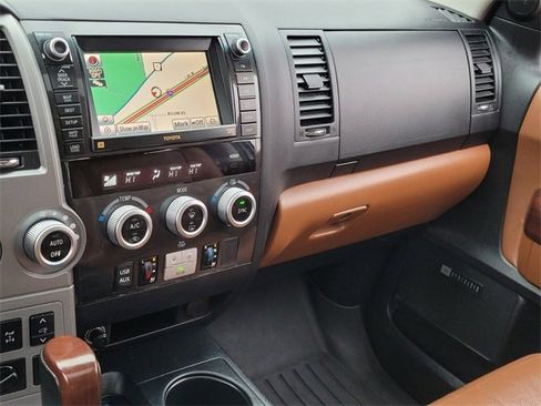 Used 2012 Toyota Sequoia Platinum image 31