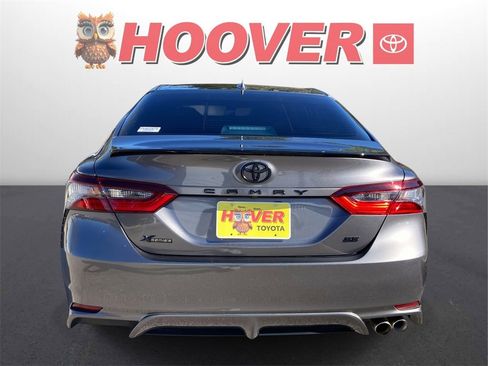 Used 2023 Toyota Camry SE image 3