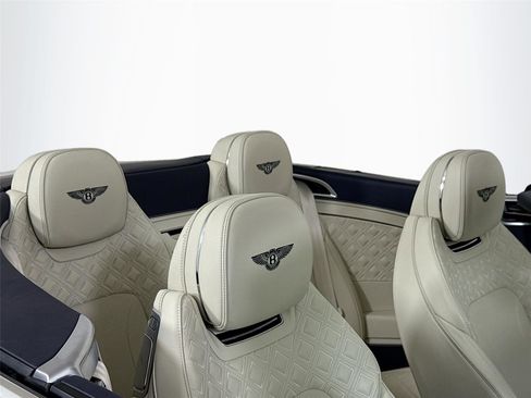Used 2020 Bentley Continental GT V8 image 33