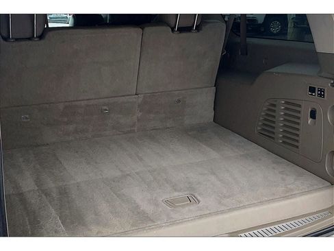 Used 2016 Chevrolet Suburban LTZ image 11