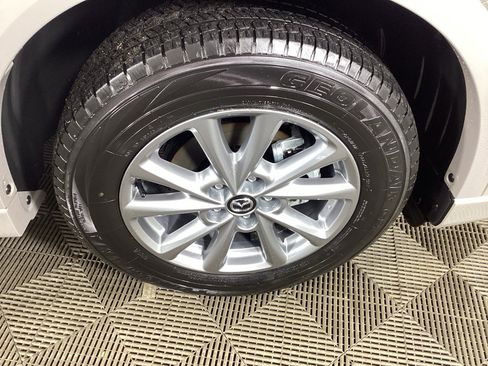 Used 2025 MAZDA CX-5 AWD 2.5 S w/ Preferred Package image 7