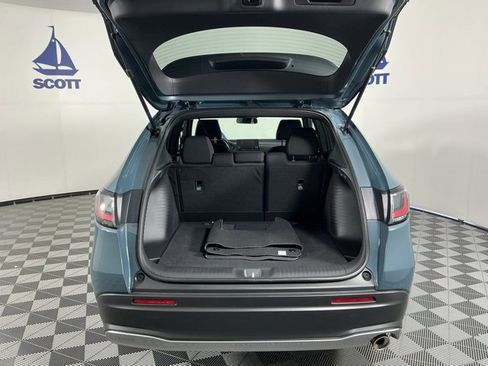 Certified 2025 Honda HR-V Sport image 32