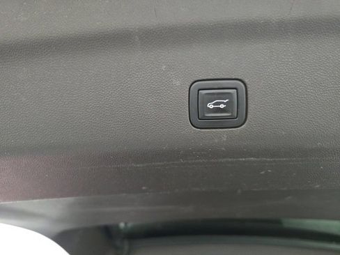 Used 2021 GMC Yukon XL Denali image 10