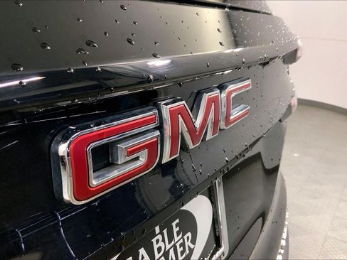 Used 2026 GMC Acadia Elevation w/ Elevation Premium Package FWD image 30