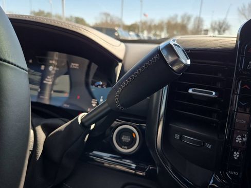 New 2025 RAM 2500 Limited AWD/4WD image 23