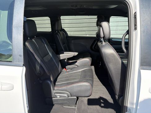 Used 2019 Dodge Grand Caravan GT FWD image 8