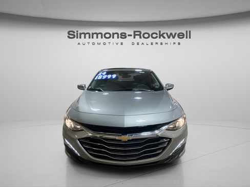 Used 2024 Chevrolet Malibu LT image 2
