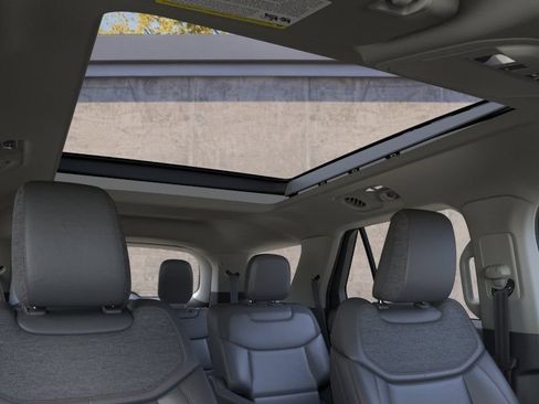 New 2026 Ford Explorer Active w/ Active Comfort Package AWD/4WD image 33