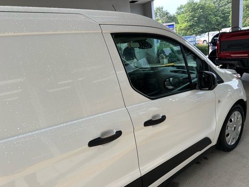 Used 2023 Ford Transit Connect XL FWD image 9