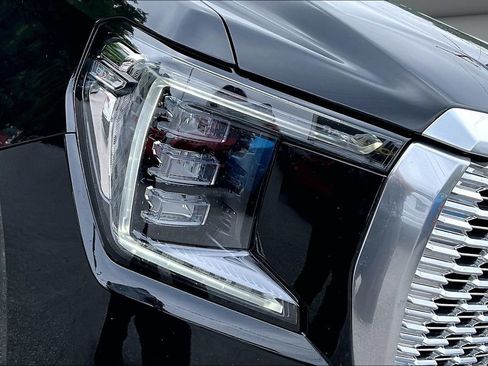 Used 2022 GMC Yukon Denali w/ Denali Premium Package AWD/4WD image 33