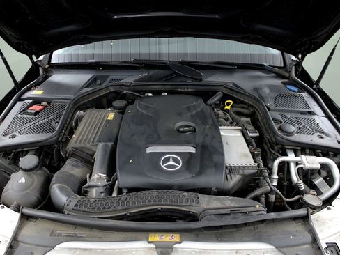 Used 2015 Mercedes-Benz C 300 Sedan image 34