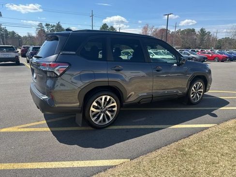 Used 2025 Subaru Forester Touring AWD/4WD image 5