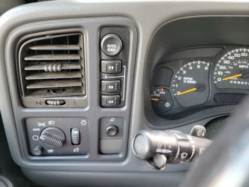 Used 2005 Chevrolet Silverado 1500 LS w/ Skid Plate Package AWD/4WD image 12