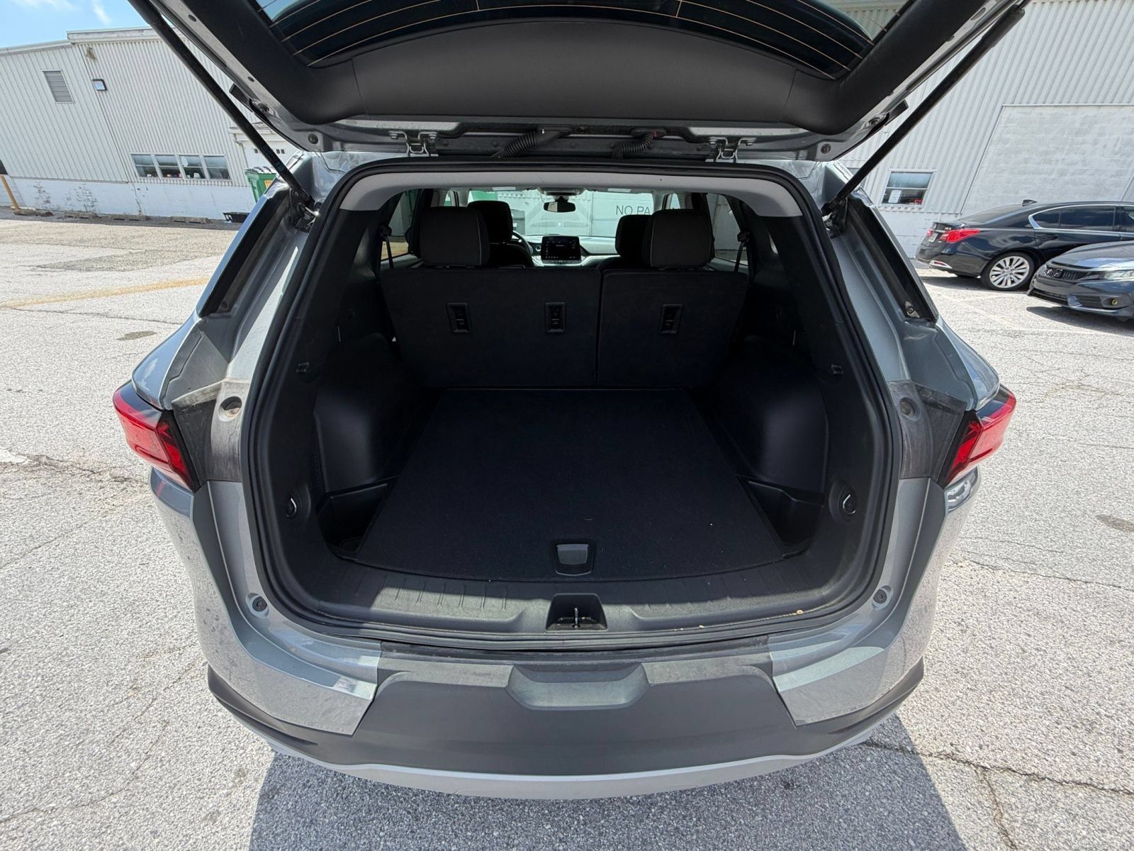 Used 2025 Chevrolet Blazer LT FWD image 33