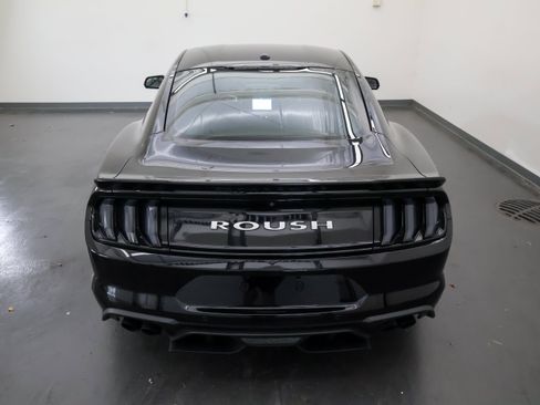 Used 2018 Ford Mustang GT Premium w/ GT Performance Package RWD image 10