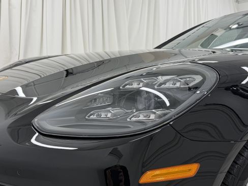 Certified 2022 Porsche Panamera 4 Platinum Edition image 16