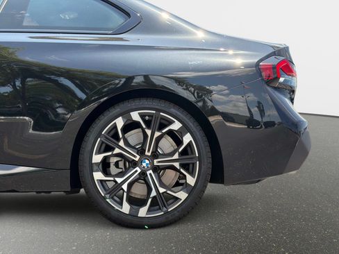 Used 2025 BMW 230i Coupe w/ Premium Package RWD image 14