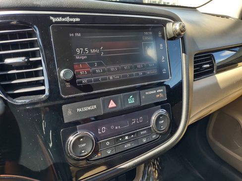 Used 2018 Mitsubishi Outlander SEL AWD/4WD image 17