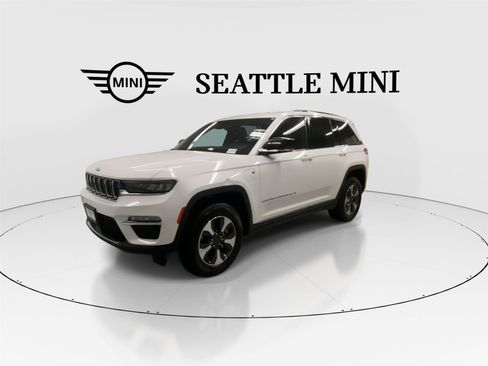 Used 2024 Jeep Grand Cherokee Limited 4xe AWD/4WD image 5