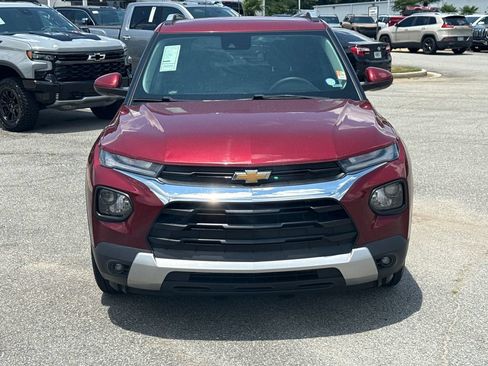 Used 2023 Chevrolet TrailBlazer LT w/ Convenience Package FWD image 2