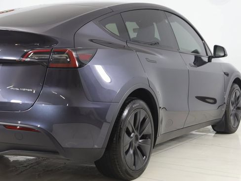 Used 2025 Tesla Model Y Long Range image 44