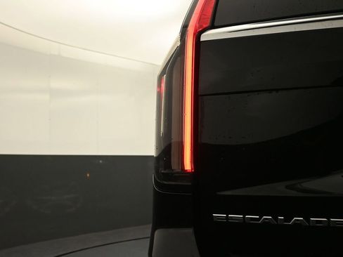 Used 2022 Cadillac Escalade ESV Premium Luxury image 10