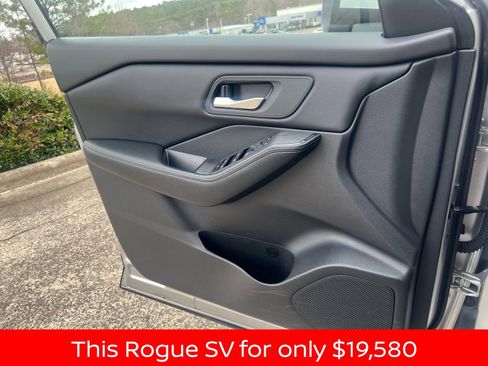 Used 2024 Nissan Rogue SV image 19