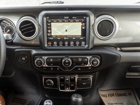 Used 2023 Jeep Wrangler Unlimited Sahara AWD/4WD image 18