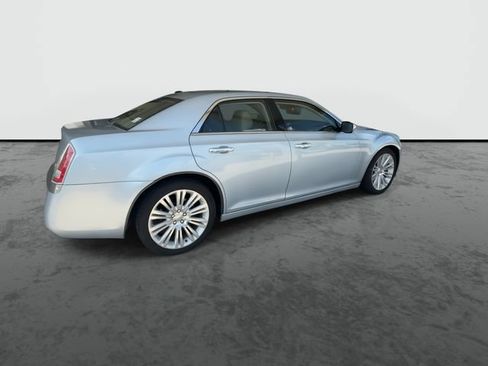 Used 2013 Chrysler 300 C RWD image 8