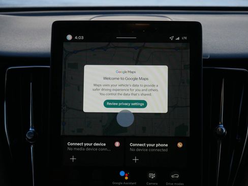 New 2026 Volvo XC60 T8 Plus w/ Climate Package image 9